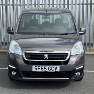 2015 Peugeot Partner Tepee 1.6 Active Horizon Wheel Chair Access Vehicle in Grey — image 3