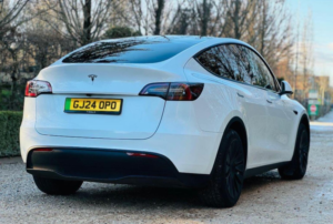 2024 Tesla Model Y Auto Rwd 5dr in White — image 3