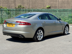 2010 Jaguar Xf 3.0 D V6 Luxury in Gold — image 5