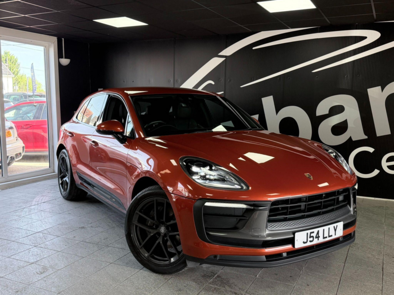 2022 Porsche Macan 2.0t T Pdk 4WD Euro 6 (s/s) 5dr in Orange — image 1