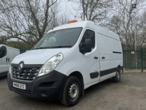 2019 Renault Master 2.3 Fwd Mm35 Dci 130 Business Euro 6 in White — image 6