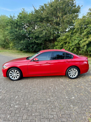2012 BMW 3 Series 2.0 320i Modern Saloon in Red — image 5