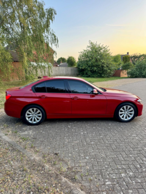 2012 BMW 3 Series 2.0 320i Modern Saloon in Red — image 6