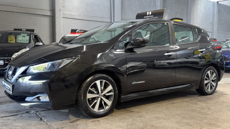 2018 Nissan Leaf 40kwh Acenta Electric Automatic Black 5dr 1 Keeper+satnav+cruise in Black — image 1
