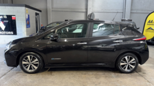 2018 Nissan Leaf 40kwh Acenta Electric Automatic Black 5dr 1 Keeper+satnav+cruise in Black — image 2