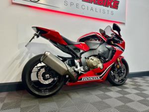 2017 Honda Cbr1000rr Fireblade 1000 Euro 4 in Red — image 3