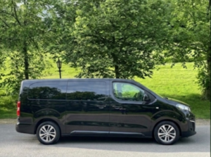 2020 Peugeot Traveller 2.0 Bluehdi Allure in Black — image 2