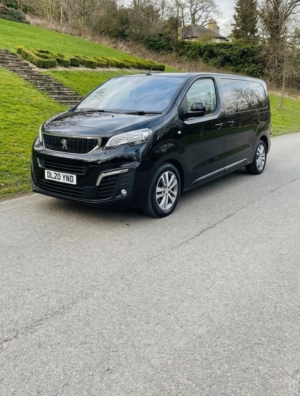 2020 Peugeot Traveller 2.0 Bluehdi Allure in Black — image 3