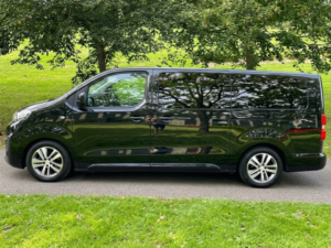 2020 Peugeot Traveller 2.0 Bluehdi Allure in Black — image 4