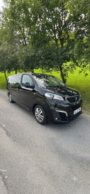 2020 Peugeot Traveller 2.0 Bluehdi Allure in Black — image 5