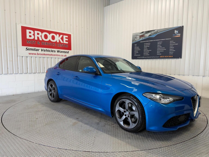 2018 Alfa Romeo Giulia 2.0t Veloce Auto Euro 6 (s/s) 4dr in Blue — image 1