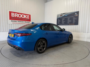 2018 Alfa Romeo Giulia 2.0t Veloce Auto Euro 6 (s/s) 4dr in Blue — image 4