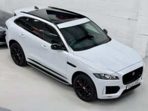 2020 Jaguar F-Pace 2.0 D180 Chequered Flag in White — image 3