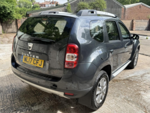 2017 Dacia Duster 1.5 Laureate Dci 110 4x2 in Grey — image 5