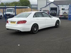 2016 Mercedes-Benz E Class 2.1 E220 Bluetec Se in White — image 4