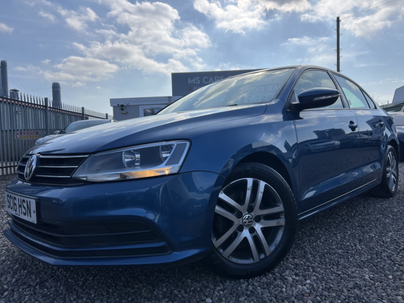 2016 Volkswagen Jetta 2.0 Tdi Bluemotion Tech Se in Blue — image 1