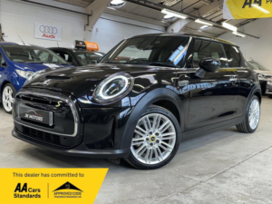 2021 MINI Electric Hatch Cooper Se 32.6kwh Level 2 Auto 3dr in Black — image 2