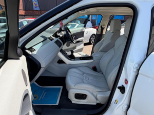 2011 Land Rover Range Rover Evoque 2.2 Sd4 Pure 4WD Euro 5 (s/s) 5dr in White — image 4