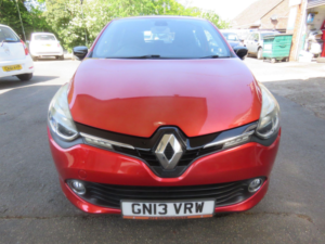 2013 Renault Clio 1.2 16v Dynamique Medianav Euro 5 5dr in Red — image 2