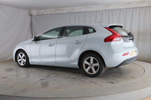 2012 Volvo V40 1.6 D2 Se in Blue — image 2