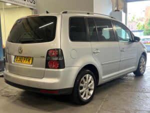 2010 Volkswagen Touran 1.9 Tdi Match MPV 5dr Diesel Manual (7 Seats) (156 G/km, 103 Bhp) in Silver — image 3
