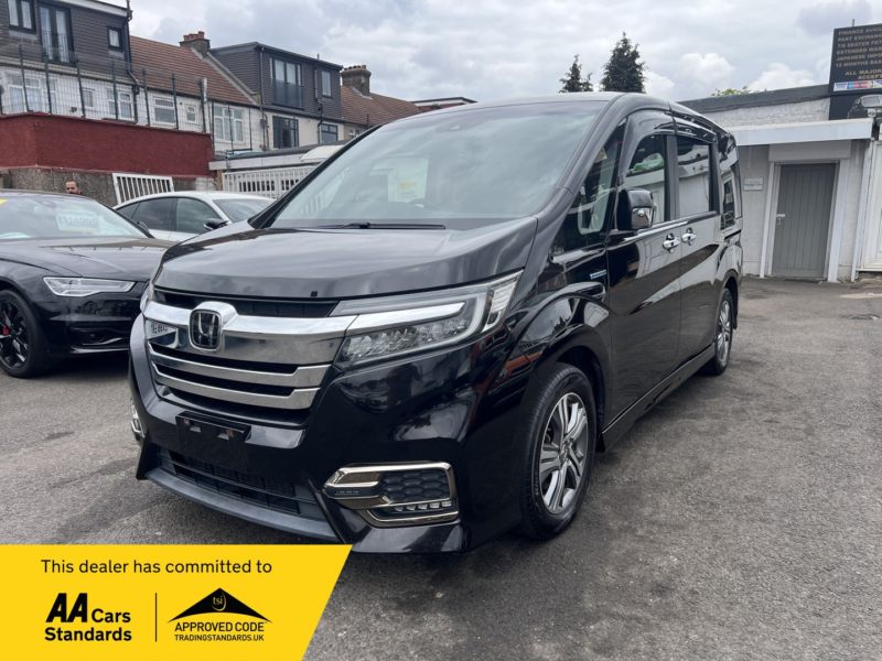 2018 Honda Stepwagon 2.0 Hybrid 7 Seats Fresh Import Verified Mile Finance Avb in Black — image 1