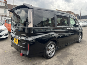 2018 Honda Stepwagon 2.0 Hybrid 7 Seats Fresh Import Verified Mile Finance Avb in Black — image 5