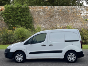 2019 Peugeot Partner 1.6 Bluehdi 651 Professional L1 5dr in White — image 4