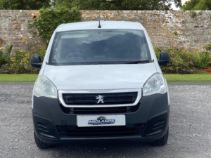 2019 Peugeot Partner 1.6 Bluehdi 651 Professional L1 5dr in White — image 5