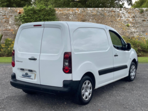 2019 Peugeot Partner 1.6 Bluehdi 651 Professional L1 5dr in White — image 6