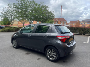 2020 Toyota Yaris 1.5 Vvt-H Icon E-CVT Euro 6 (s/s) 5dr in Grey — image 5