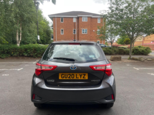 2020 Toyota Yaris 1.5 Vvt-H Icon E-CVT Euro 6 (s/s) 5dr in Grey — image 6