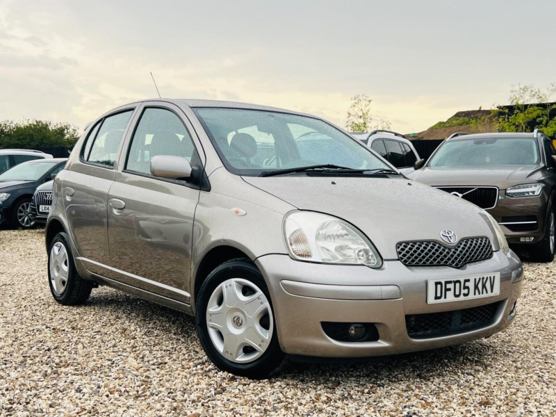 2005 Toyota Yaris 1.0 Vvt-I Colour Collection 5dr in Silver — image 1