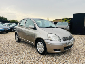 2005 Toyota Yaris 1.0 Vvt-I Colour Collection 5dr in Silver — image 4