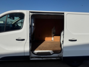 2022 Renault Trafic 2.0 Dci Blue Sl28 Business+ L1 H1 Euro 6 (s/s) 5dr in White — image 3