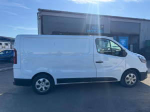 2022 Renault Trafic 2.0 Dci Blue Sl28 Business+ L1 H1 Euro 6 (s/s) 5dr in White — image 6