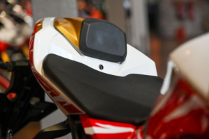2023 Honda Cbr1000rr Fireblade Sp John Mcguiness 100th Tt Race Start Replica No.17 in White — image 5