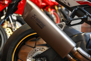2023 Honda Cbr1000rr Fireblade Sp John Mcguiness 100th Tt Race Start Replica No.17 in White — image 6
