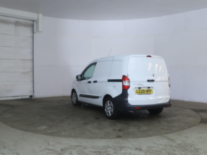 2020 Ford Transit Courier 1.5 Tdci Trend L1 Euro 6 5dr in White — image 3