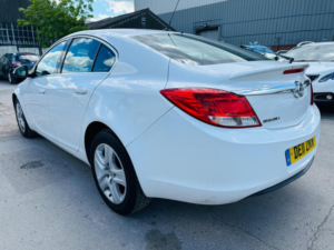 2011 Vauxhall Insignia 1.8 16v Exclusiv Euro 5 5dr in White — image 4