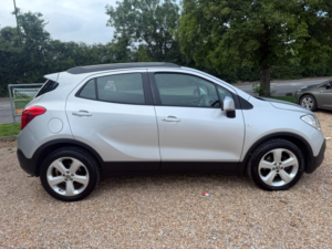2014 Vauxhall Mokka 1.6 Exclusiv SUV 5dr Petrol Manual 2WD Euro 5 (s/s) (115 Ps) in Silver — image 2