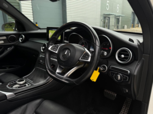 2017 Mercedes-Benz Glc 2.1 Glc220d Amg Line (premium) G-Tronic 4matic Euro 6 (s/s) 5dr in White — image 3