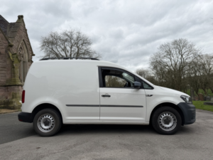 2018 Volkswagen Caddy 2.0 Tdi C20 Bluemotion Tech Startline in White — image 4