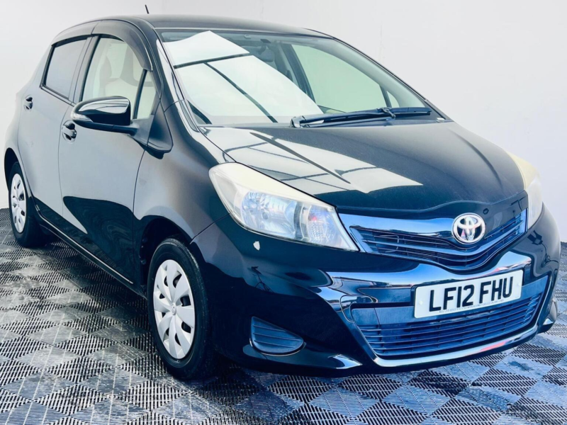 2012 Toyota Yaris 1.33 Dual Vvt-I Tr Multidrive S Euro 5 5dr in Black — image 1