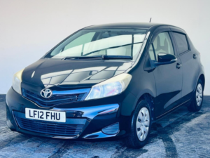 2012 Toyota Yaris 1.33 Dual Vvt-I Tr Multidrive S Euro 5 5dr in Black — image 3