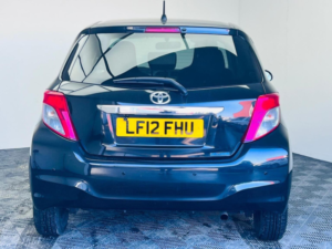 2012 Toyota Yaris 1.33 Dual Vvt-I Tr Multidrive S Euro 5 5dr in Black — image 6