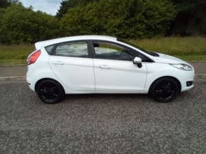 2015 Ford Fiesta Zetec 1.0 T Eco in White — image 4
