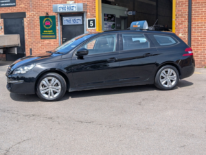2016 Peugeot 308 Sw 1.6 Bluehdi Active in Black — image 2