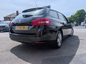 2016 Peugeot 308 Sw 1.6 Bluehdi Active in Black — image 4