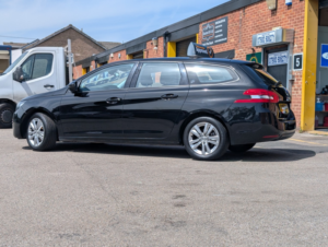 2016 Peugeot 308 Sw 1.6 Bluehdi Active in Black — image 5